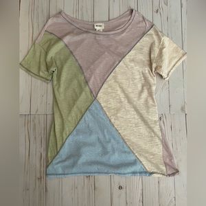 BIBI Multicolor Short Sleeve Shirt. Size Small. Worn once . Excellent Condition.